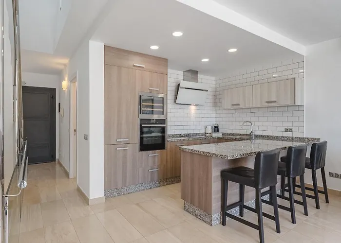 Апартаменти Townhouse Adeje *