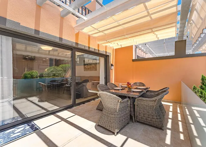 Апартаменти Townhouse Adeje *