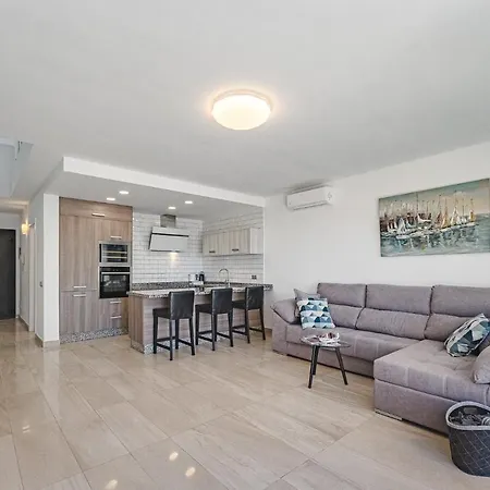 Townhouse Adeje * Адехе